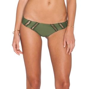 Acacia Chun’s bottom in green (P/XS)